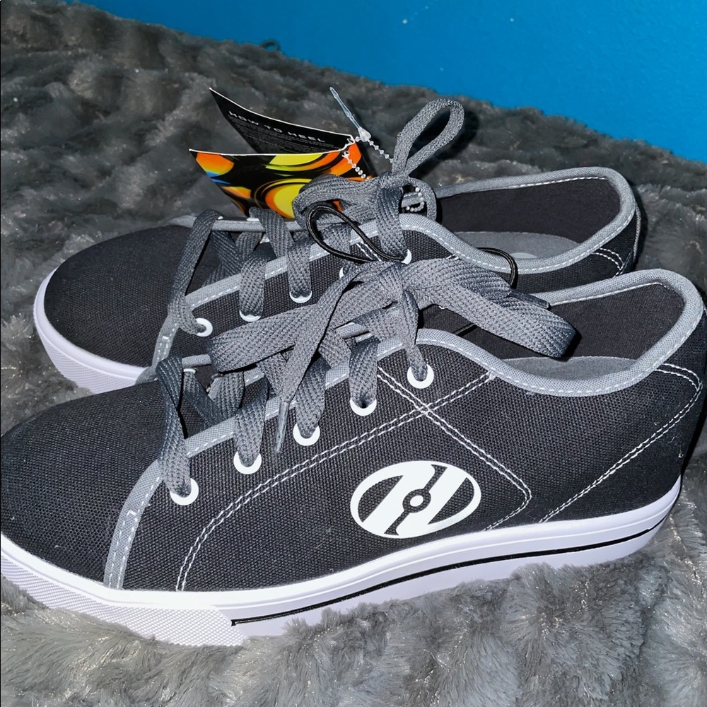 NWT Unisex Heelys Black & Grey Sizes 7, 8 available